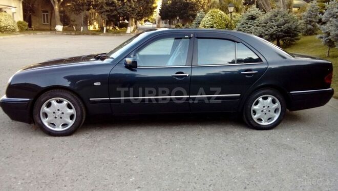 Mercedes E 240 1998, 320,000 km - 2.4 l - Bakı