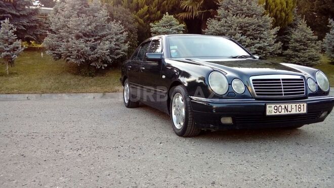 Mercedes E 240 1998, 320,000 km - 2.4 l - Bakı