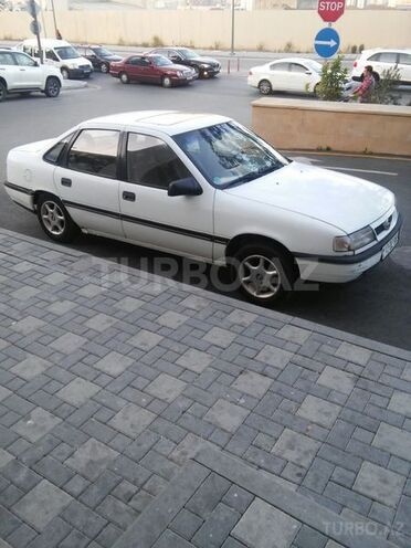 Opel Vectra 1989, 190,000 km - 2.0 l - Bakı