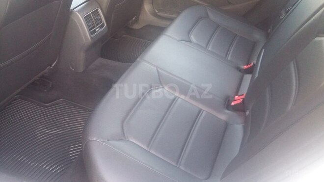 Volkswagen Passat 2012, 68,000 km - 2.5 л - Bakı