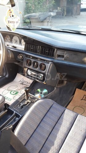 Mercedes E 200 1990, 260,603 km - 2.0 л - Bakı