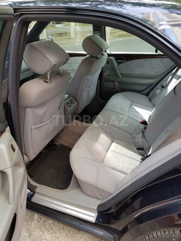 Mercedes E 230 1997, 241,000 km - 2.3 l - Bakı