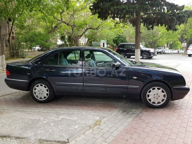 Mercedes E 230 1997, 241,000 km - 2.3 l - Bakı