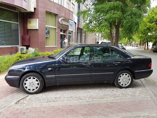 Mercedes E 230 1997, 241,000 km - 2.3 l - Bakı