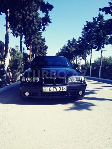 BMW 318 1992, 2,900,000 km - 1.8 l - Bakı