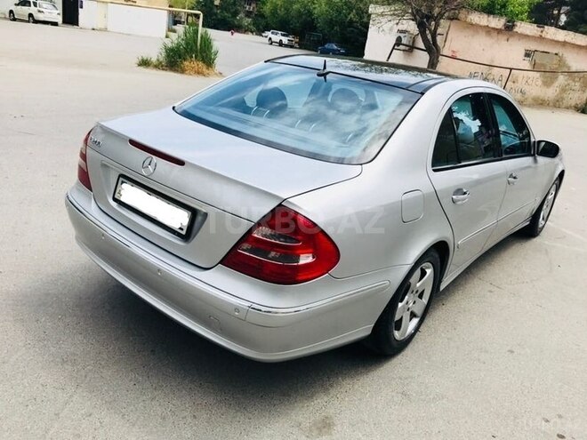 Mercedes E 240 2002, 176,400 km - 2.4 l - Bakı