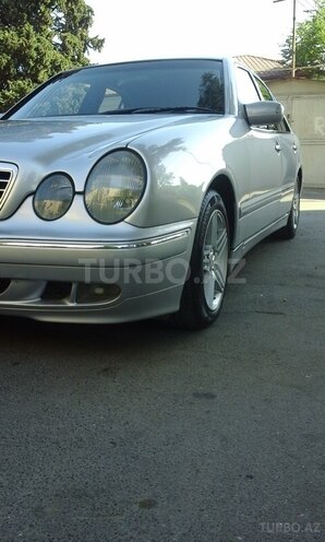 Mercedes E 220 2001, 310,000 km - 2.2 l - Bakı