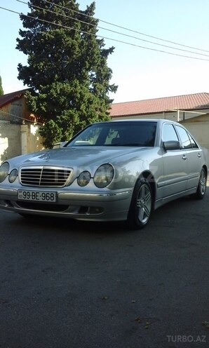 Mercedes E 220 2001, 310,000 km - 2.2 l - Bakı