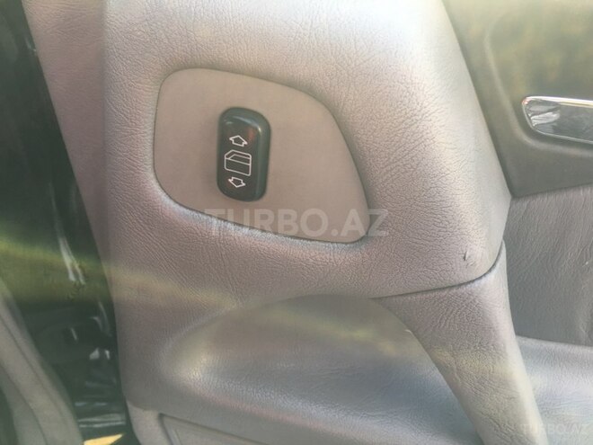 Mercedes E 240 1999, 320,000 km - 2.4 l - Bakı
