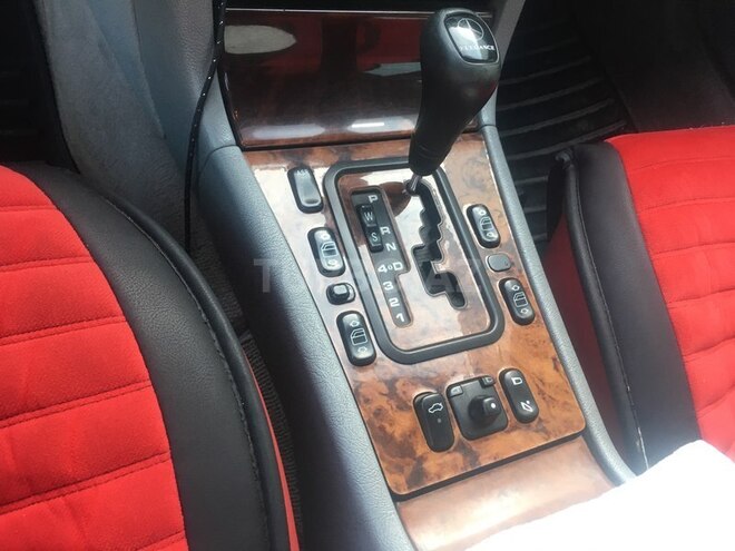 Mercedes E 240 1999, 320,000 km - 2.4 l - Bakı
