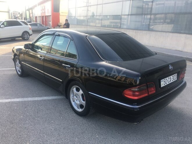 Mercedes E 240 1999, 320,000 km - 2.4 l - Bakı
