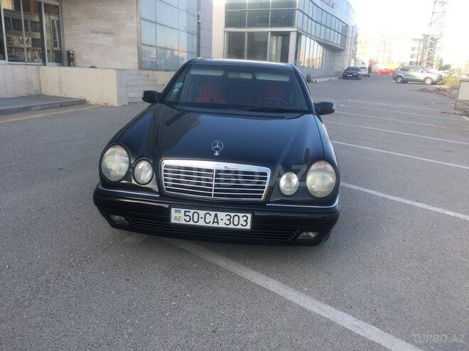 Mercedes E 240 1999, 320,000 km - 2.4 l - Bakı