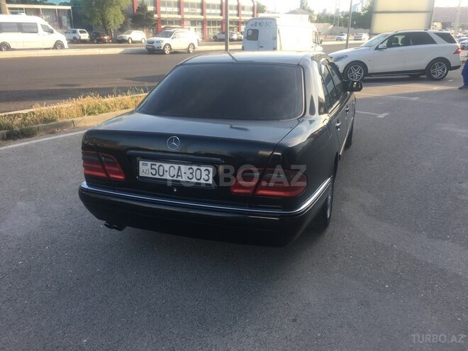 Mercedes E 240 1999, 320,000 km - 2.4 l - Bakı