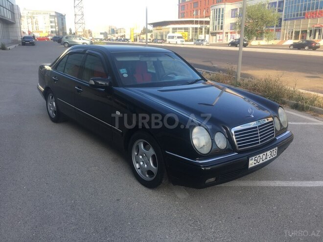 Mercedes E 240 1999, 320,000 km - 2.4 l - Bakı