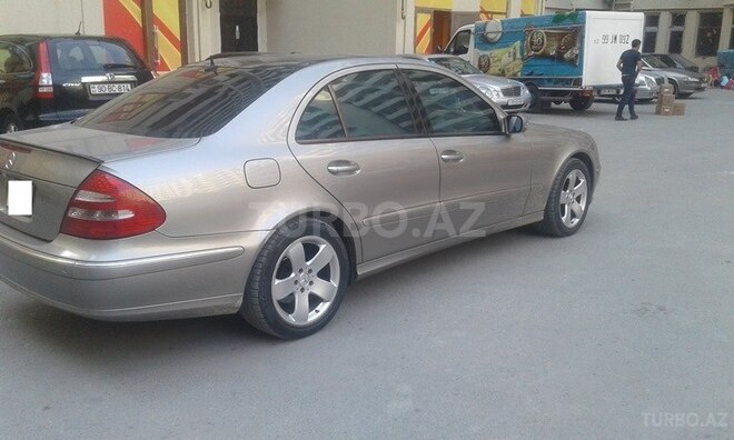 Mercedes E 320 2004, 250,000 km - 3.2 l - Bakı