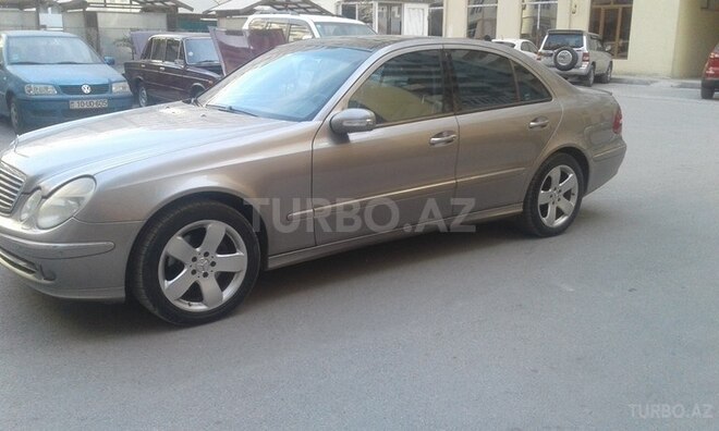 Mercedes E 320 2004, 250,000 km - 3.2 l - Bakı