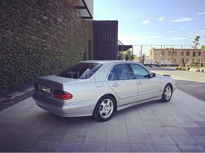 Mercedes E 240 2000, 244,000 km - 2.4 l - Bakı