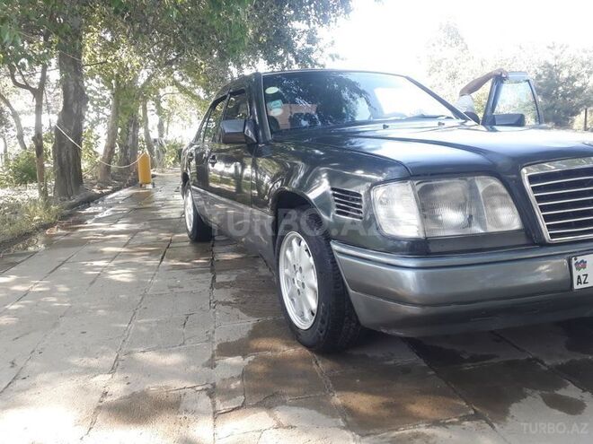 Mercedes E 250 1994, 230,000 km - 2.5 л - Salyan