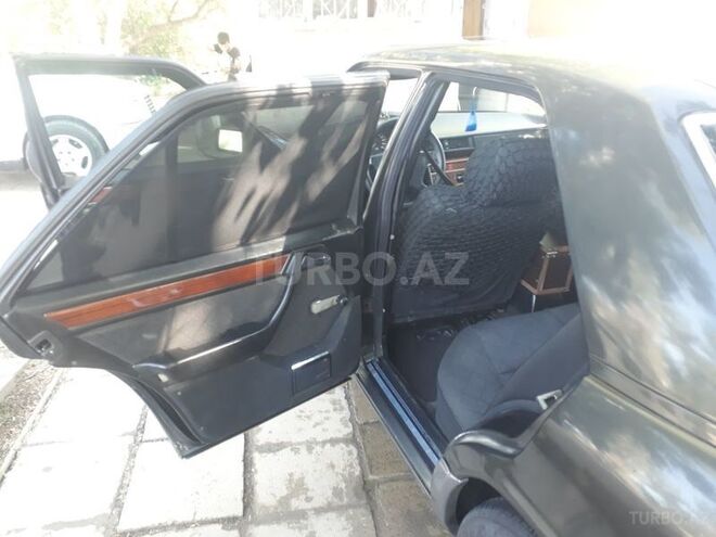 Mercedes E 250 1994, 230,000 km - 2.5 л - Salyan