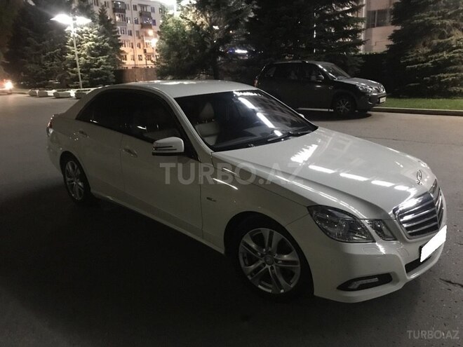 Mercedes E 350 2011, 93,000 km - 3.5 l - Bakı