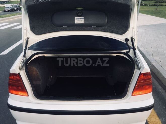 BMW 325 2002, 250,000 km - 2.5 l - Bakı