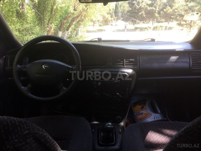 Opel Vectra 1995, 440,000 km - 1.8 l - Sumqayıt