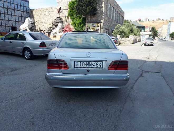 Mercedes E 280 2001, 352,414 km - 2.8 l - Bakı