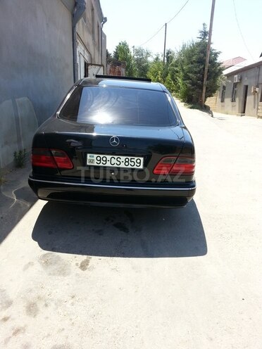 Mercedes E 240 2001, 256,000 km - 0.3 л - Bakı