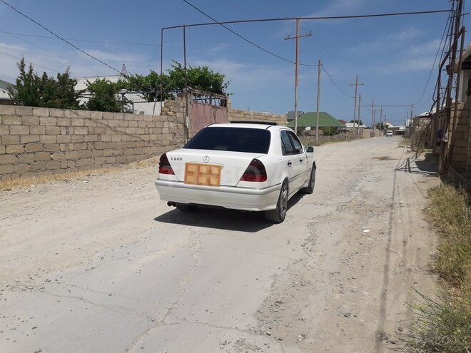 Mercedes C 220 1996, 258,000 km - 2.2 л - Sumqayıt