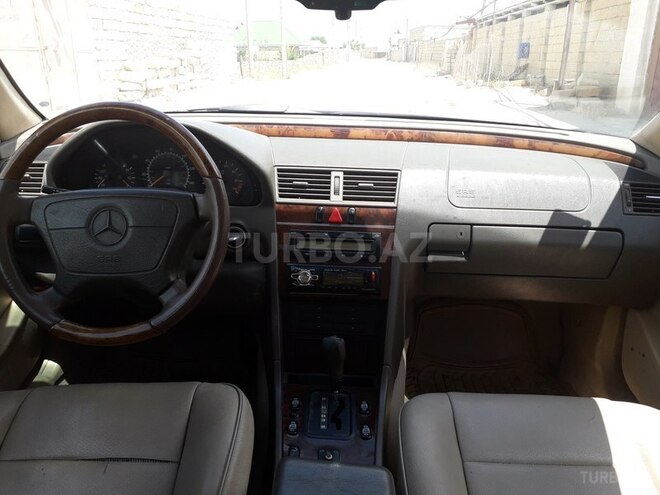 Mercedes C 220 1996, 258,000 km - 2.2 л - Sumqayıt