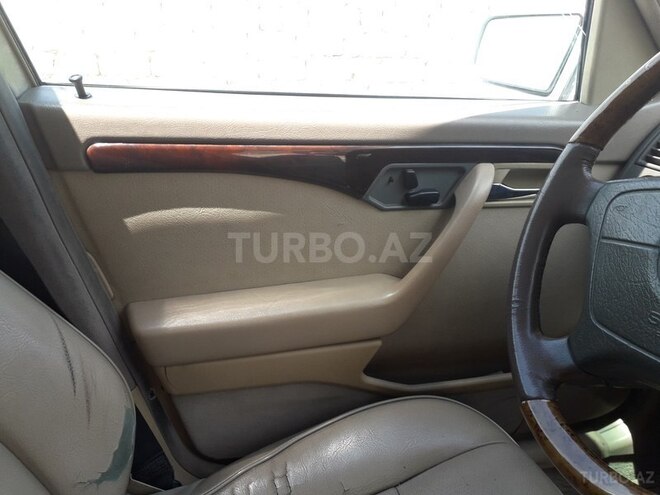 Mercedes C 220 1996, 258,000 km - 2.2 л - Sumqayıt