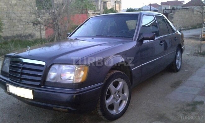 Mercedes E 220 1995, 265,350 km - 2.2 l - Bakı