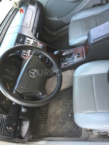 Mercedes C 230 1999, 322,000 km - 2.3 l - Bakı