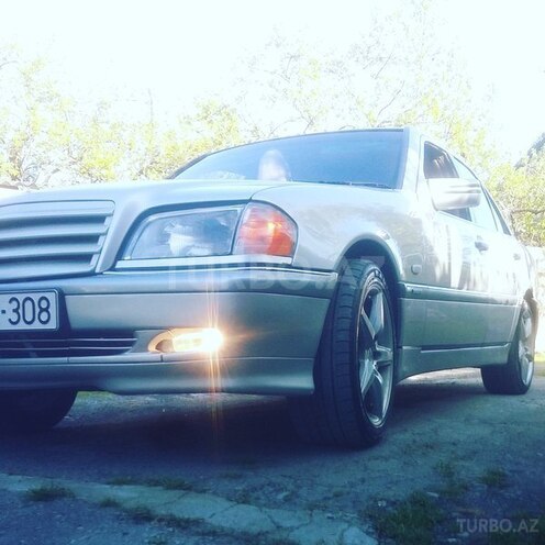 Mercedes C 240 2000, 244,566 km - 2.4 л - Balakən