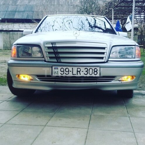 Mercedes C 240 2000, 244,566 km - 2.4 л - Balakən