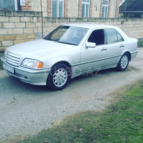 Mercedes C 240 2000, 244,566 km - 2.4 л - Balakən