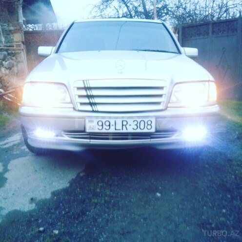 Mercedes C 240 2000, 244,566 km - 2.4 л - Balakən