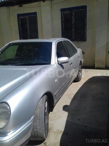 Mercedes E 230 1995, 297,300 km - 2.3 l - Bakı
