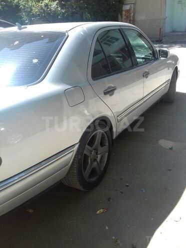 Mercedes E 230 1995, 297,300 km - 2.3 l - Bakı