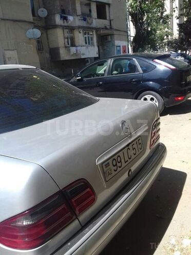Mercedes E 230 1995, 297,300 km - 2.3 l - Bakı