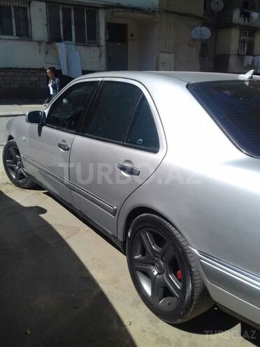 Mercedes E 230 1995, 297,300 km - 2.3 l - Bakı