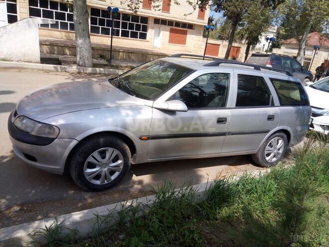 Opel Vectra 1998, 260,000 km - 2.0 л - Gəncə