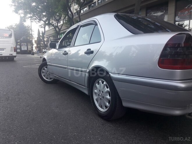 Mercedes C 220 1998, 318,000 km - 2.2 l - Bakı
