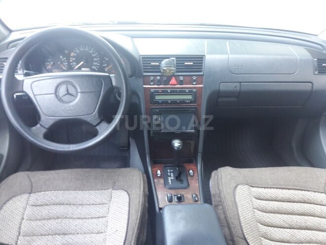 Mercedes C 220 1998, 318,000 km - 2.2 l - Bakı