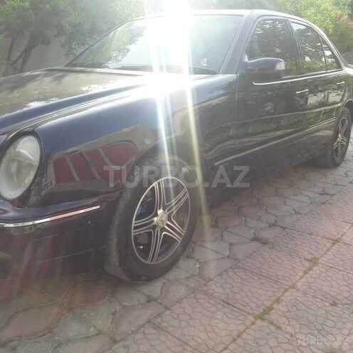 Mercedes E 240 2000, 298,000 km - 2.4 л - Bakı
