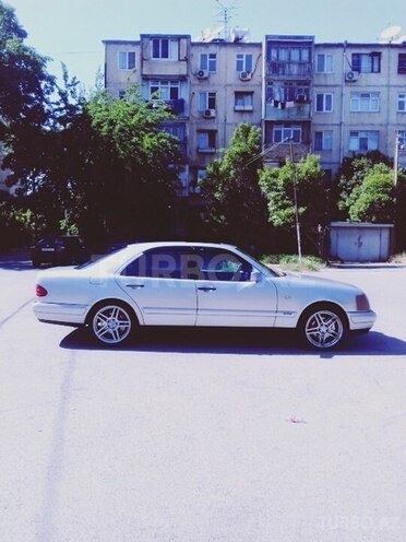 Mercedes E 280 1999, 260,000 km - 2.8 l - Bakı