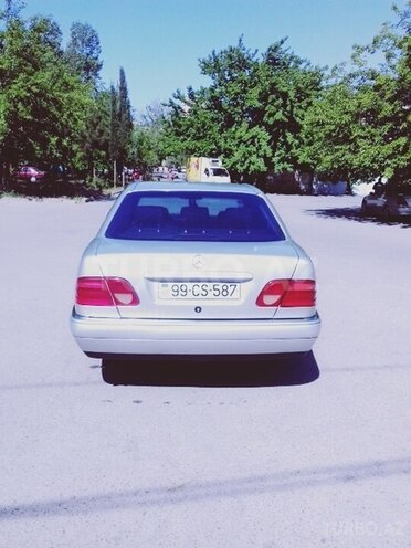 Mercedes E 280 1999, 260,000 km - 2.8 l - Bakı