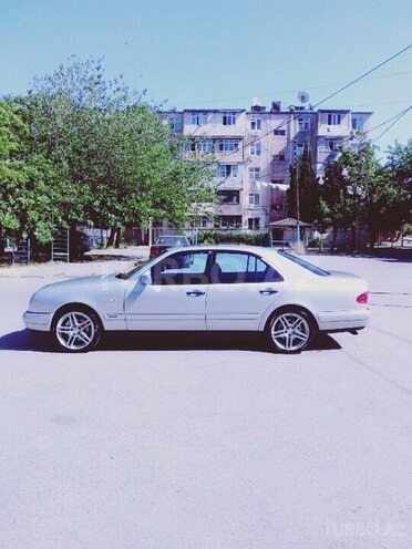 Mercedes E 280 1999, 260,000 km - 2.8 l - Bakı