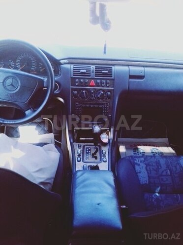 Mercedes E 280 1999, 260,000 km - 2.8 l - Bakı