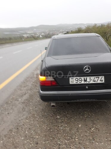 Mercedes E 230 1990, 195,000 km - 0.4 l - Bakı